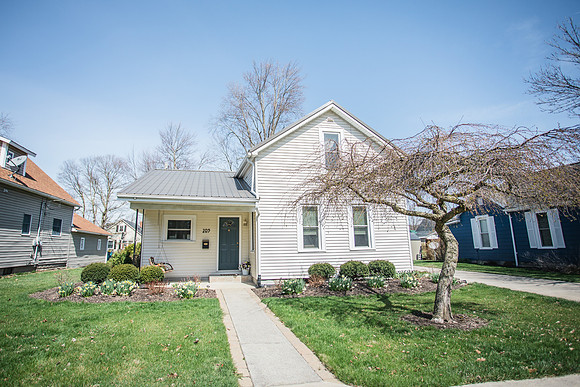 209 E Arnold-3