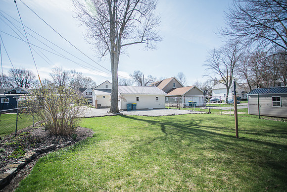 209 E Arnold-7