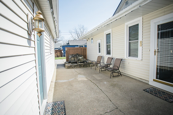209 E Arnold-12