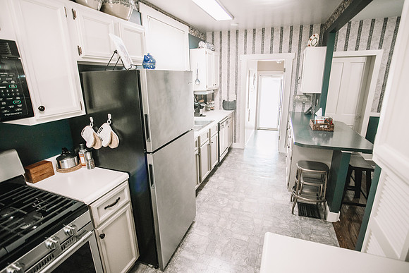 209 E Arnold-25